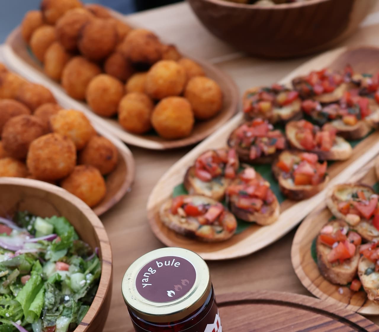 Bruschetta and arancini sides