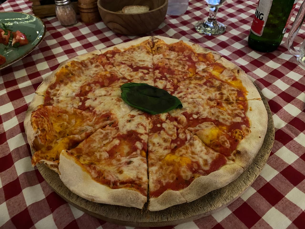 Rustica, the Margherita from the side