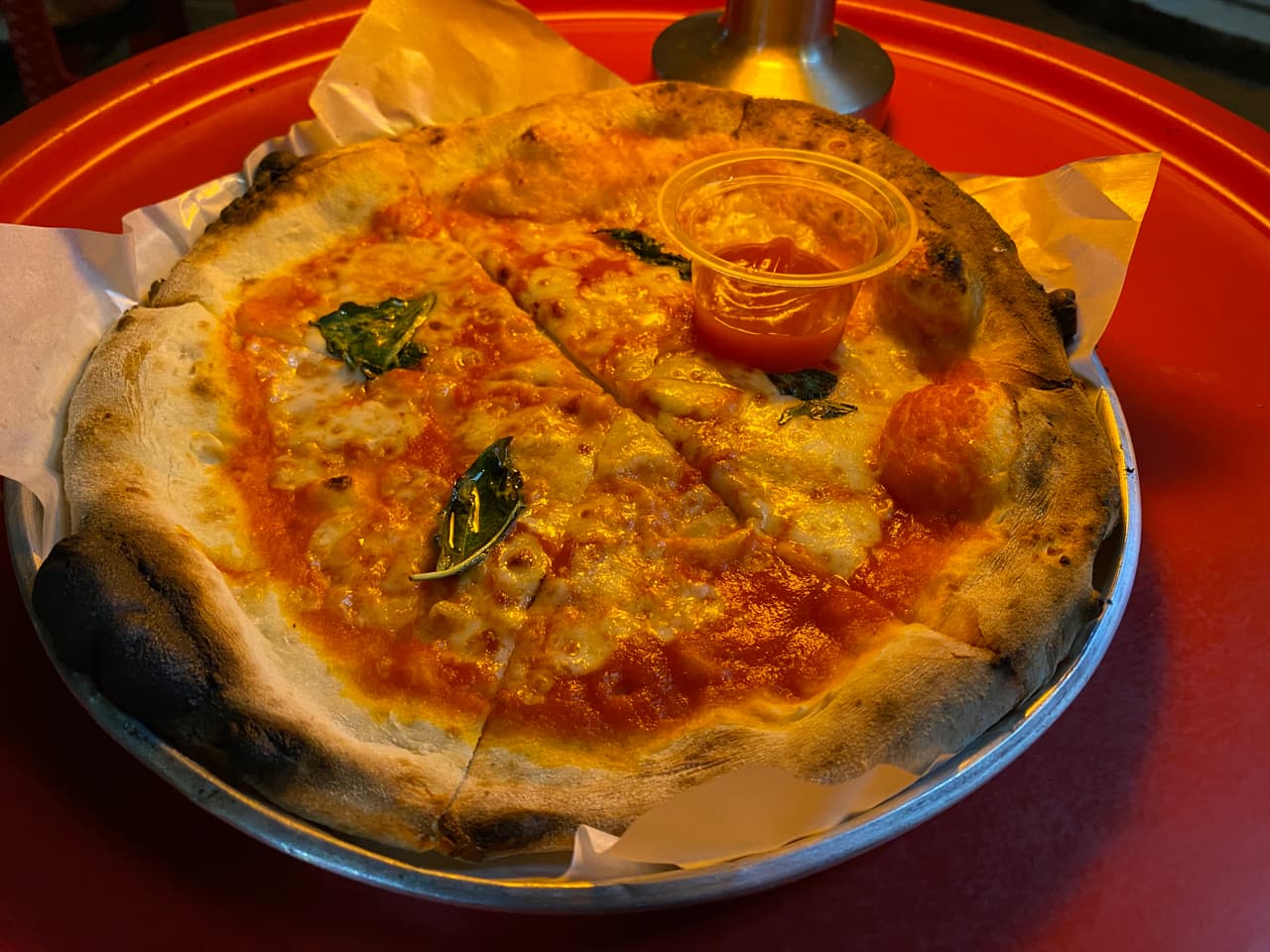 Pizza Tjahaja, the Margherita from the side